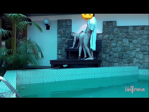 ❤️ Bos menjemput pembantu rumah ke kolam, tetapi tidak dapat menahan panas ❤️❌ Hanya lucah di lucah ms.sexygirlspics.ru ﹏